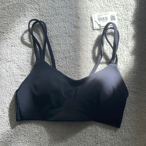 Brand new lululemon sports bra